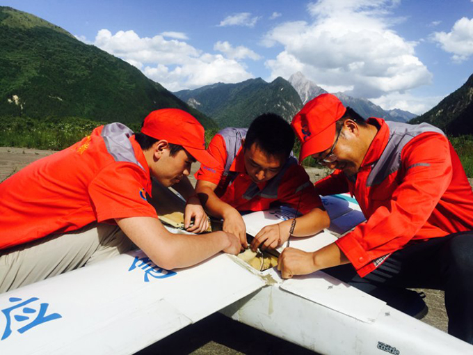 航測(cè)無(wú)人機(jī)助力九寨溝災(zāi)區(qū)成功獲取首批震后高分辨率影像 航測(cè)無(wú)人機(jī)助力九寨溝災(zāi)區(qū)成功獲取首批震后高分辨率影像