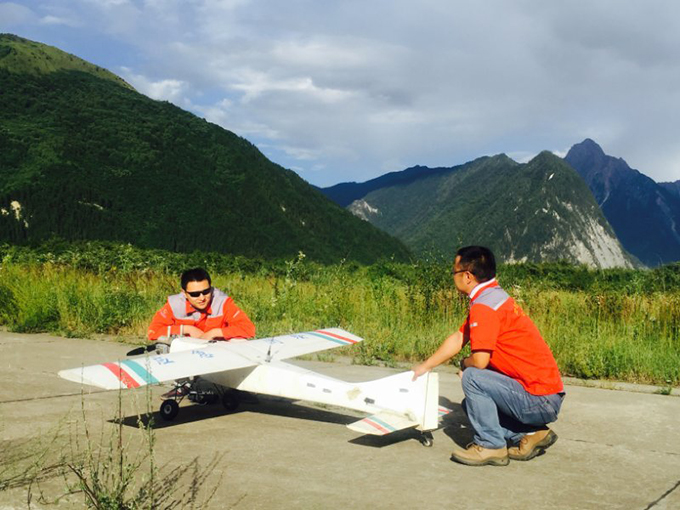 航測(cè)無(wú)人機(jī)助力九寨溝災(zāi)區(qū)成功獲取首批震后高分辨率影像 航測(cè)無(wú)人機(jī)助力九寨溝災(zāi)區(qū)成功獲取首批震后高分辨率影像