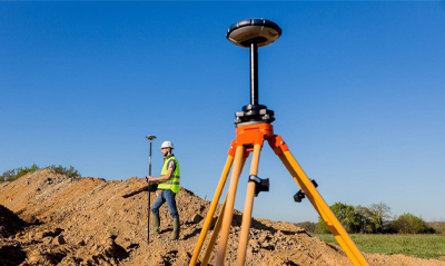 RTK與全站儀有哪些區別?兩者優缺點對比